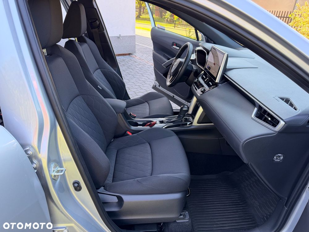 Toyota Corolla Cross 2.0 Hybrid Style AWD - 36