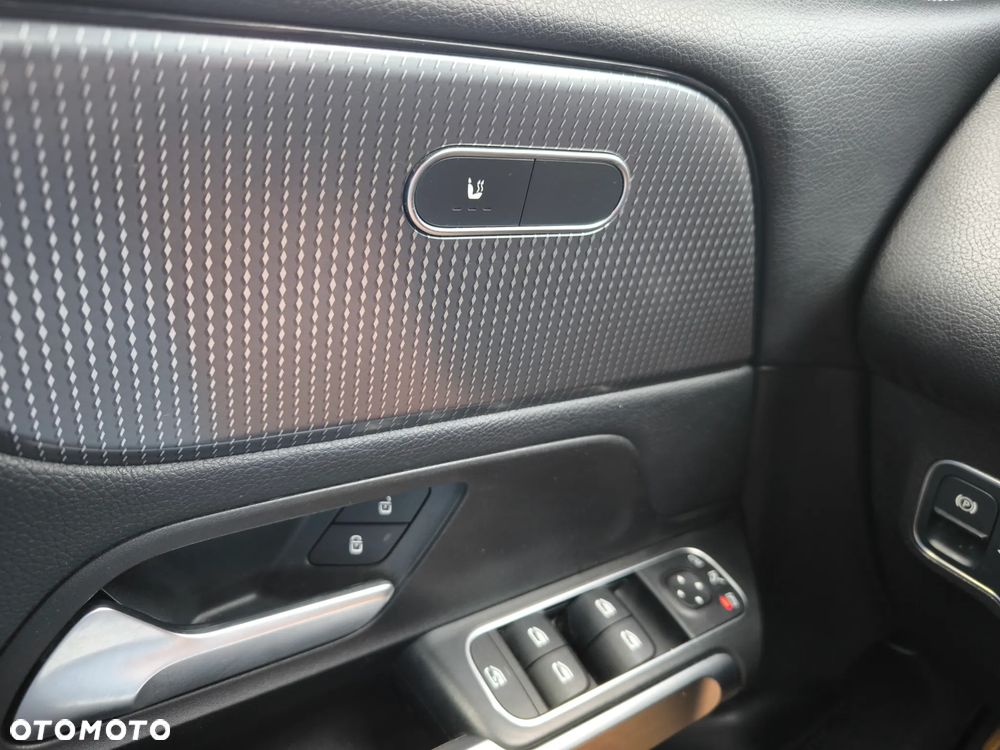 Mercedes-Benz GLB - 15