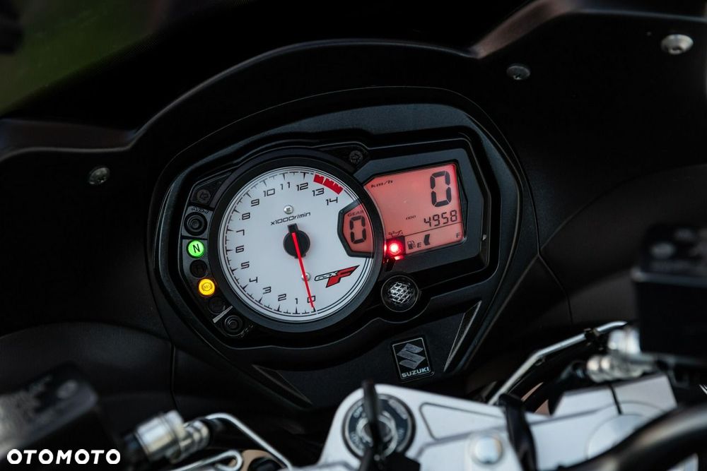 Suzuki GSX - 7