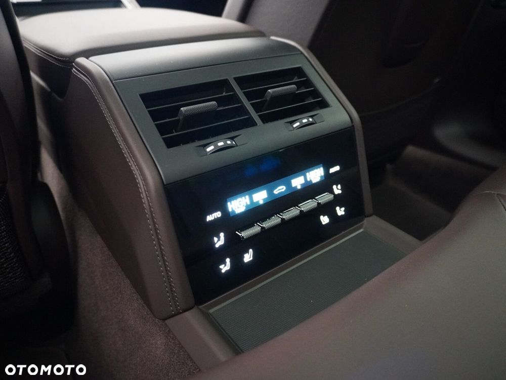 Porsche Panamera 4 - 35