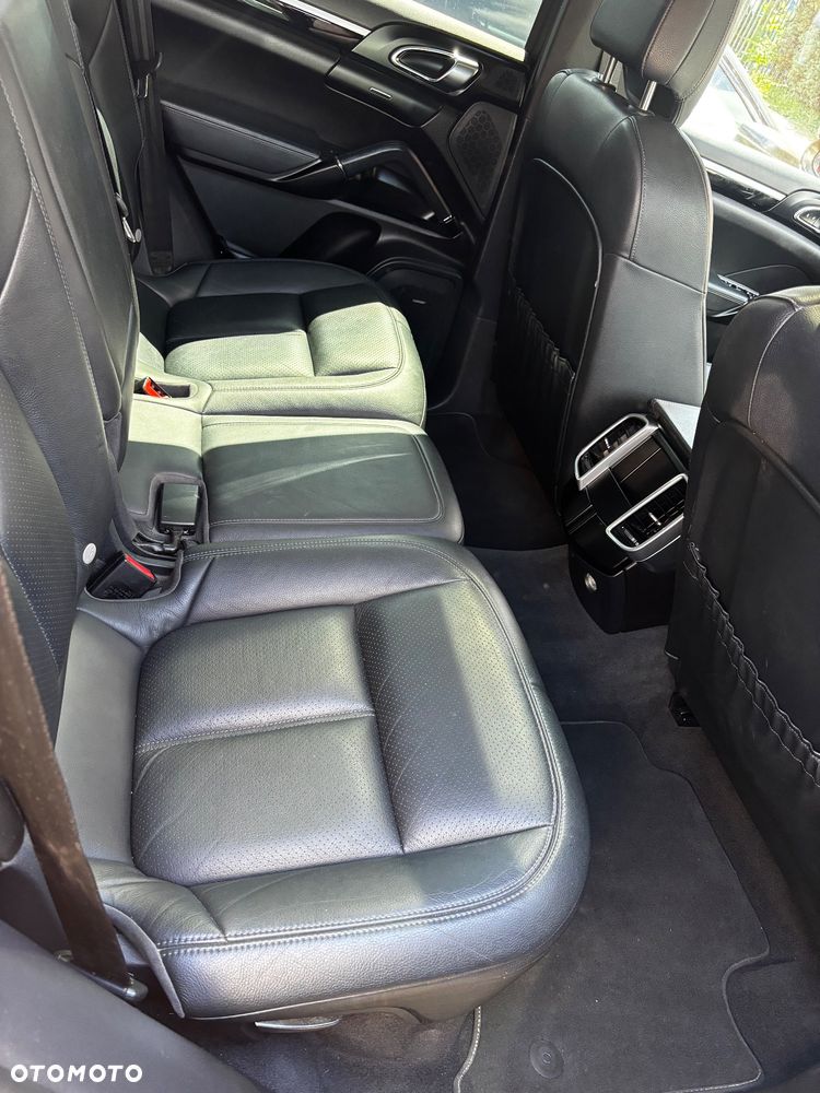 Porsche Cayenne Diesel Platinum Edition - 10