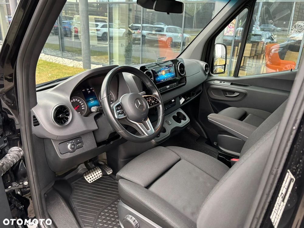 Mercedes-Benz Sprinter - 17