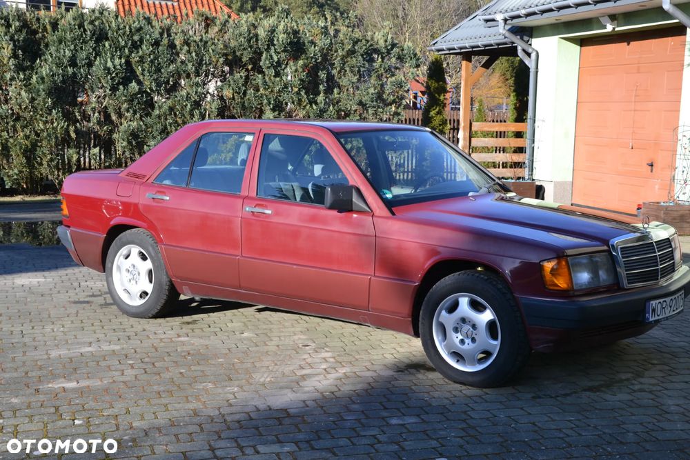 Mercedes-Benz W201 (190) - 1