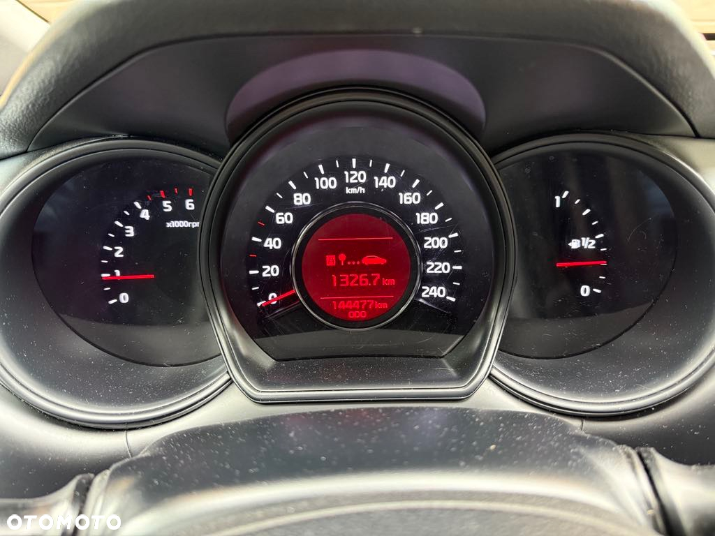 Kia Ceed - 9