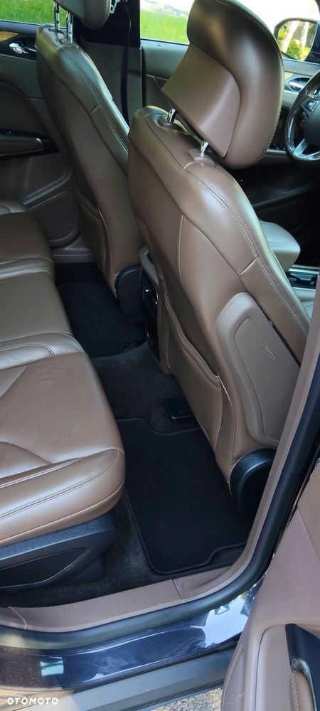 Lincoln MKC - 17