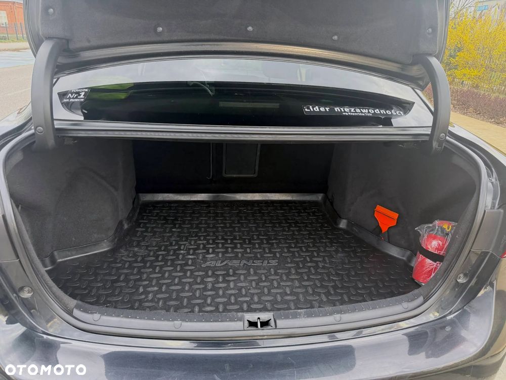 Toyota Avensis 1.8 Premium - 10