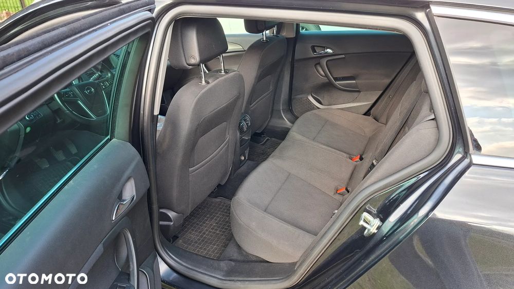 Opel Insignia 1.8 - 9