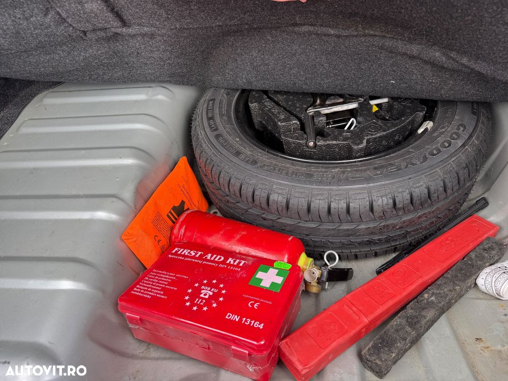 Renault Symbol 1.2 16V Authentique - 11