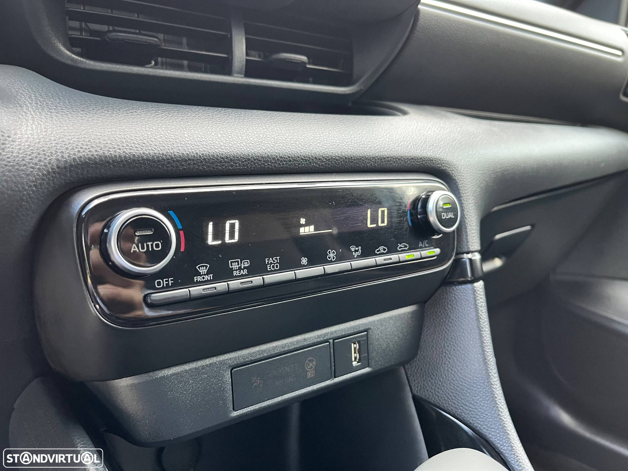 Toyota Yaris 1.5 HDF Premier Edition - 42