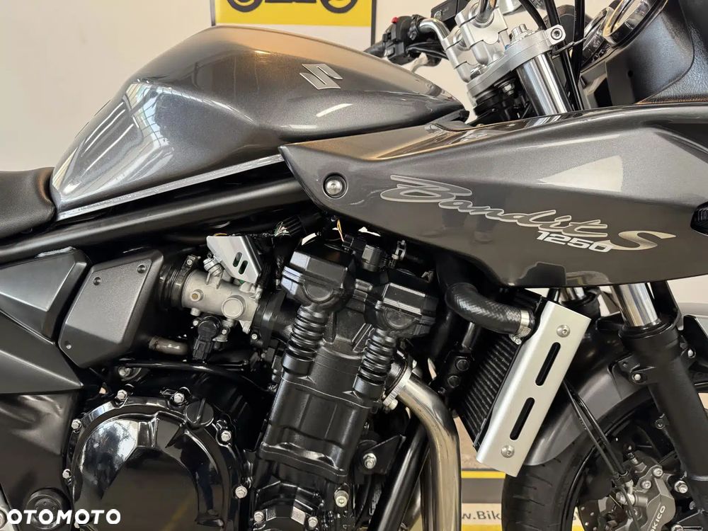 Suzuki Bandit - 12