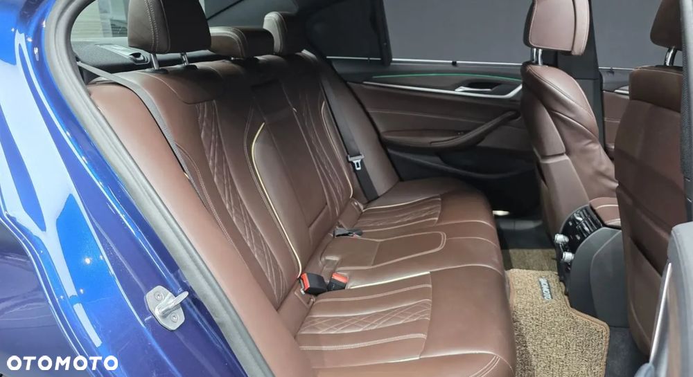 BMW Seria 5 530i M Sport Edition - 12