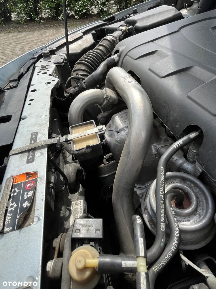 Opel Astra 2.0 BiTurbo CDTI DPF ecoFLEX SportsTourer St - 37