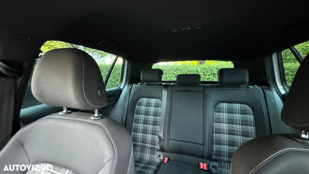 Volkswagen Golf - 17