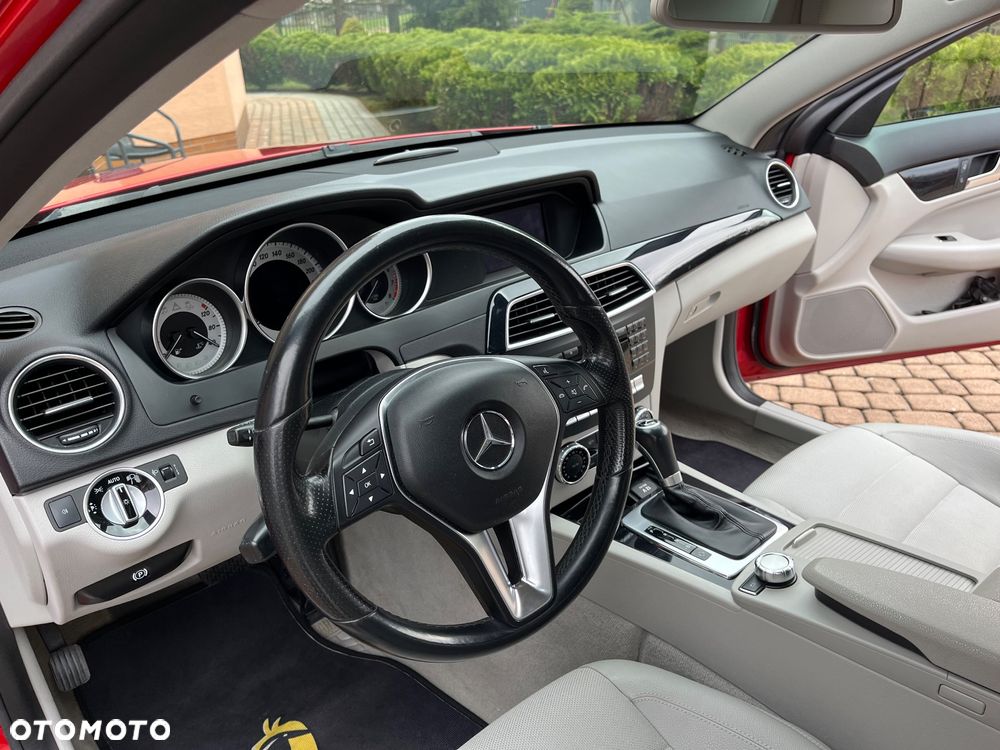 Mercedes-Benz Klasa C 180 BlueEFFICIENCY 7G-TRONIC - 13