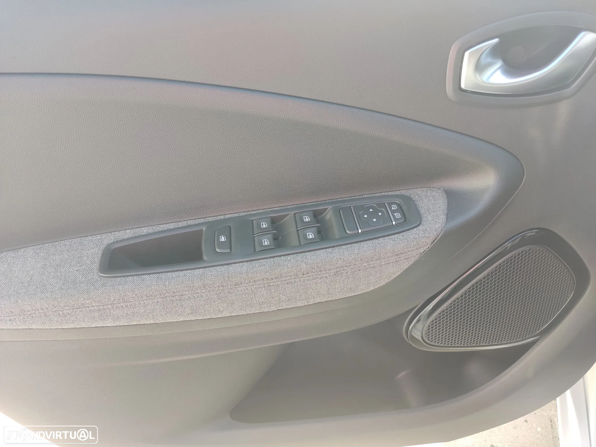 Renault Zoe (c/ Bateria) EV50 110hp Evolution - 22