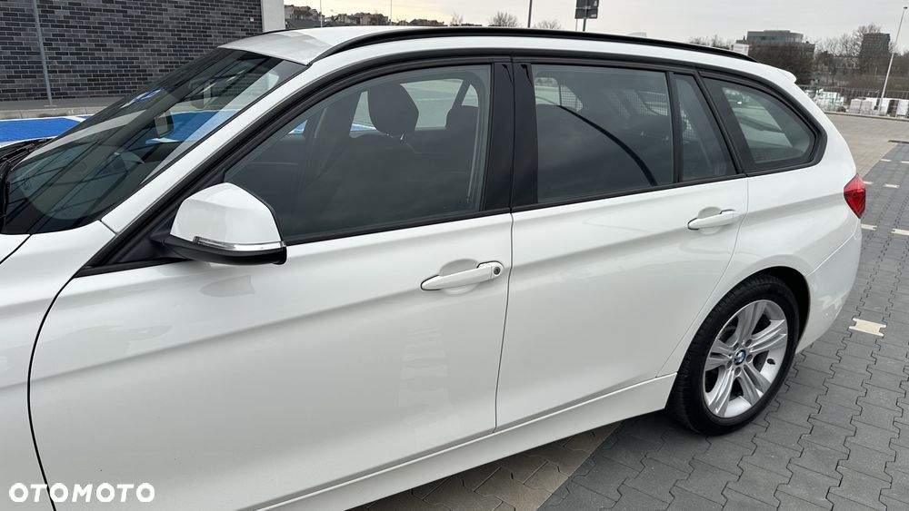 BMW Seria 3 330i GPF xDrive Sport Line Sport - 26