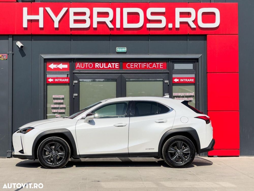 Lexus UX 250h FWD Executive - 3