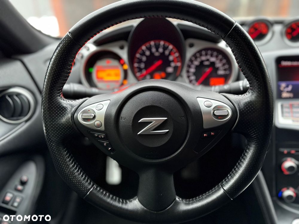 Nissan 370 Z - 9