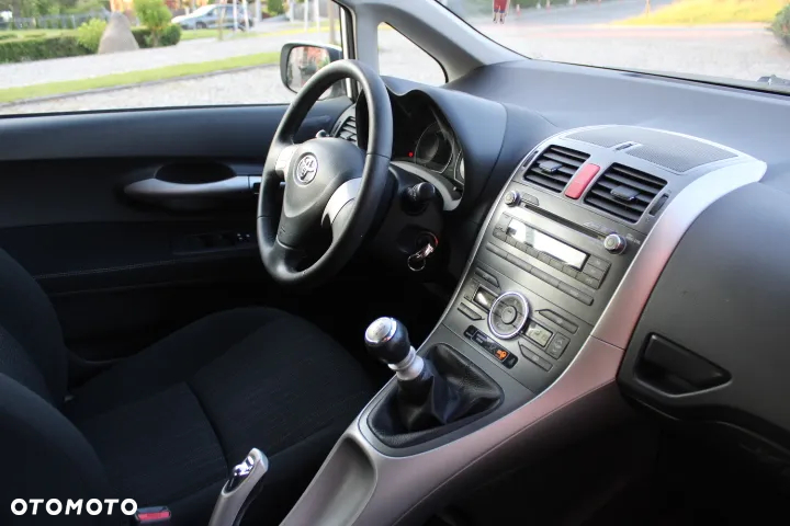 Toyota Auris 1.33 VVT-i Premium + - 34
