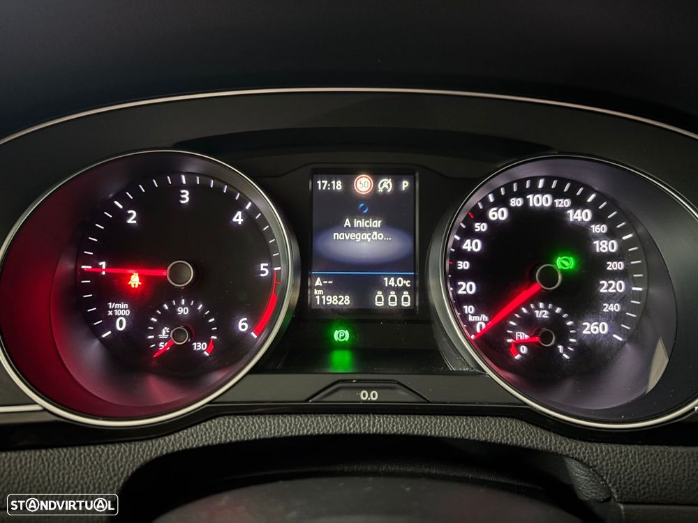 VW Passat 2.0 TDI Business DSG - 7