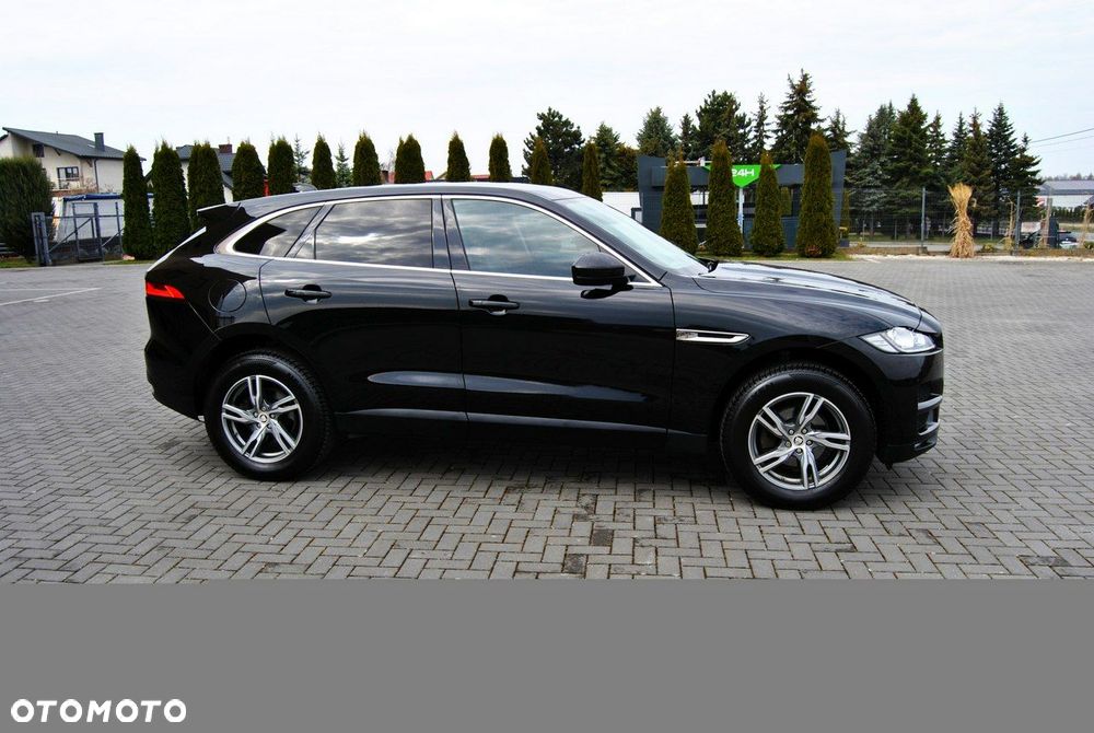Jaguar F-Pace 20d Prestige - 18