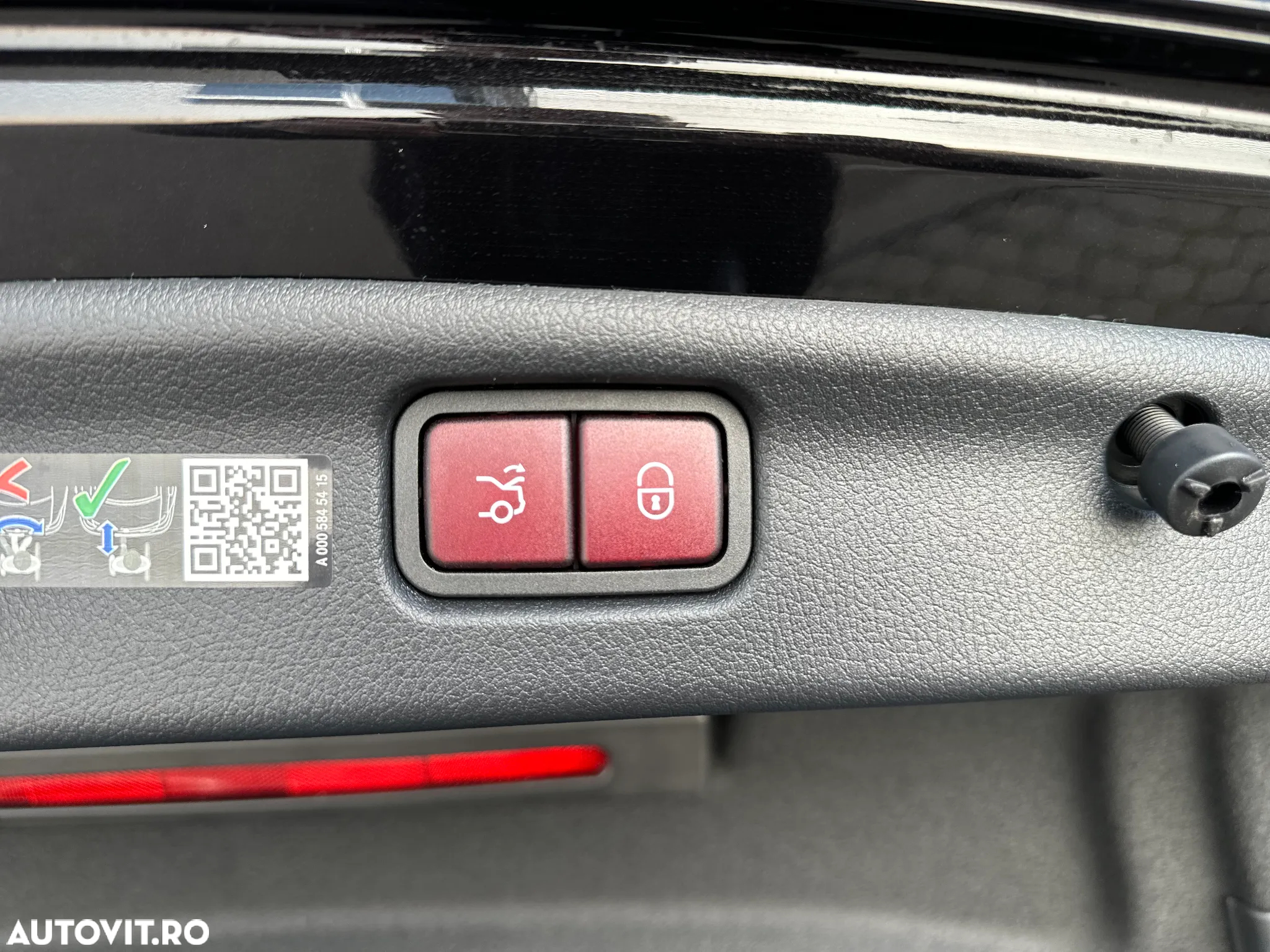 Mercedes-Benz C 300 PHEV 4MATIC - 30