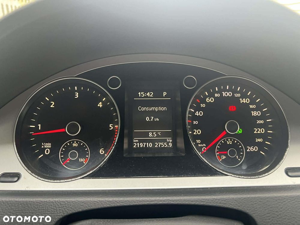 Volkswagen Passat 2.0 TDI Comfortline DSG - 8