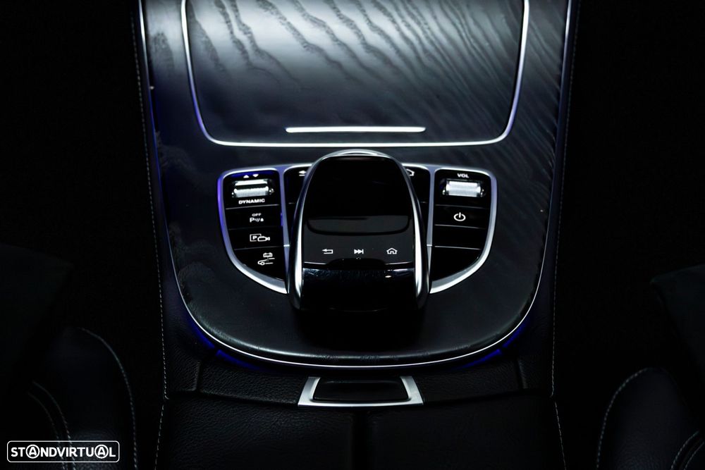 Mercedes-Benz E 300 de AMG Line - 20