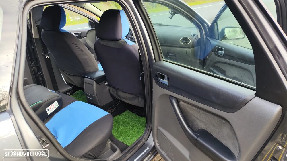 Ford Focus SW - 15