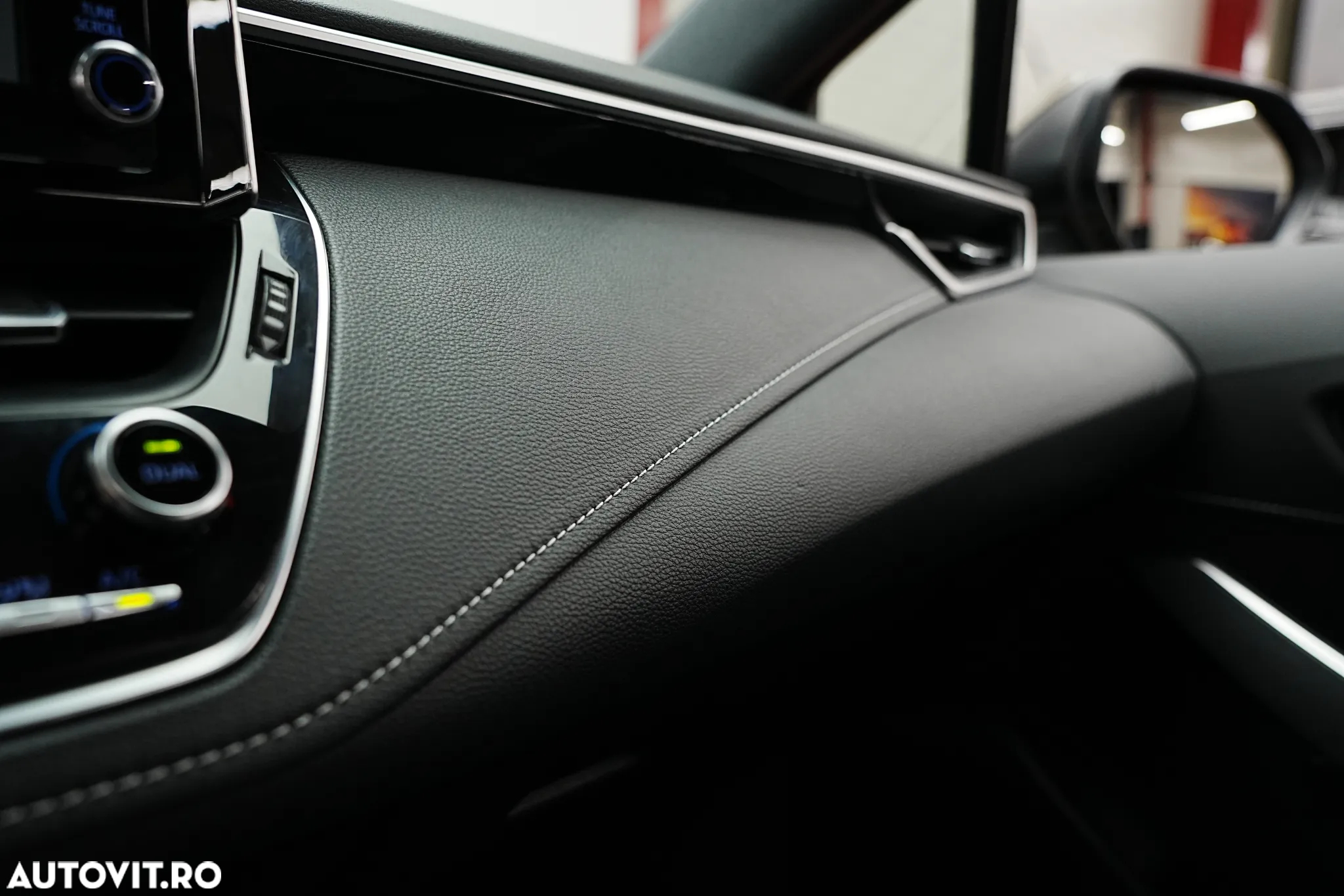 Toyota Corolla 1.8 Hybrid Touring Sports Business Edition - 33