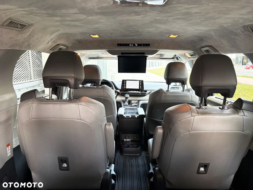 Toyota Sienna - 18