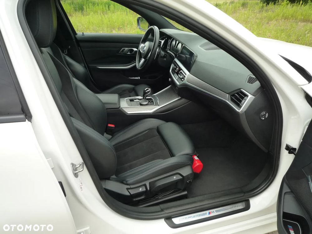 BMW Seria 3 330i M Sport sport - 24