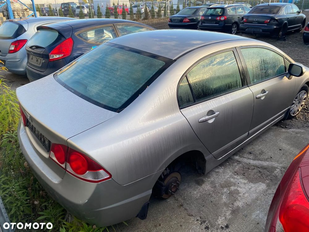 267/HONDA CIVIC VIII - 2