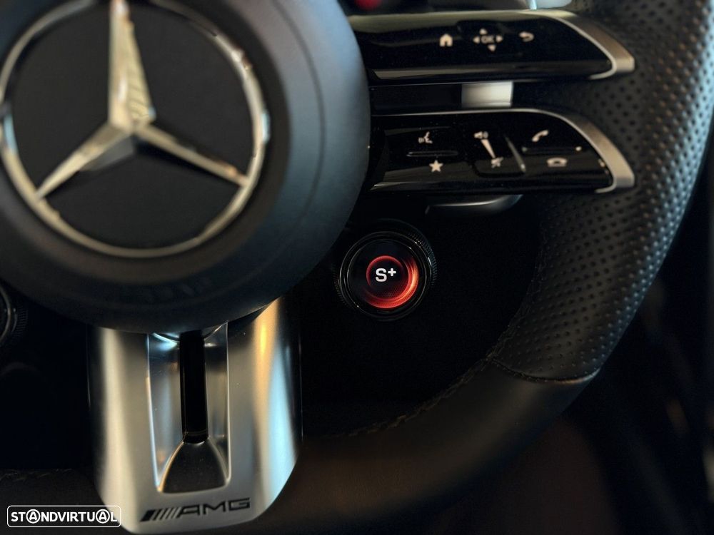 Mercedes-Benz SLS 63 AMG - 32