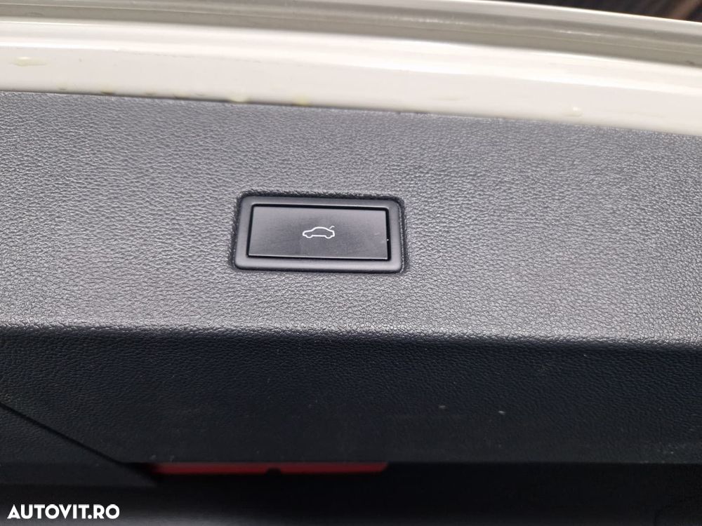 Volkswagen T-Roc - 29