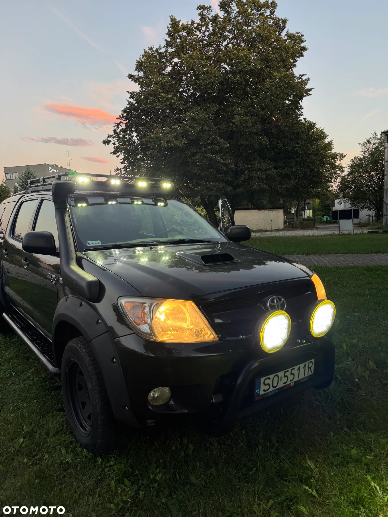 Toyota Hilux 2.5 D-4D DLX + - 12