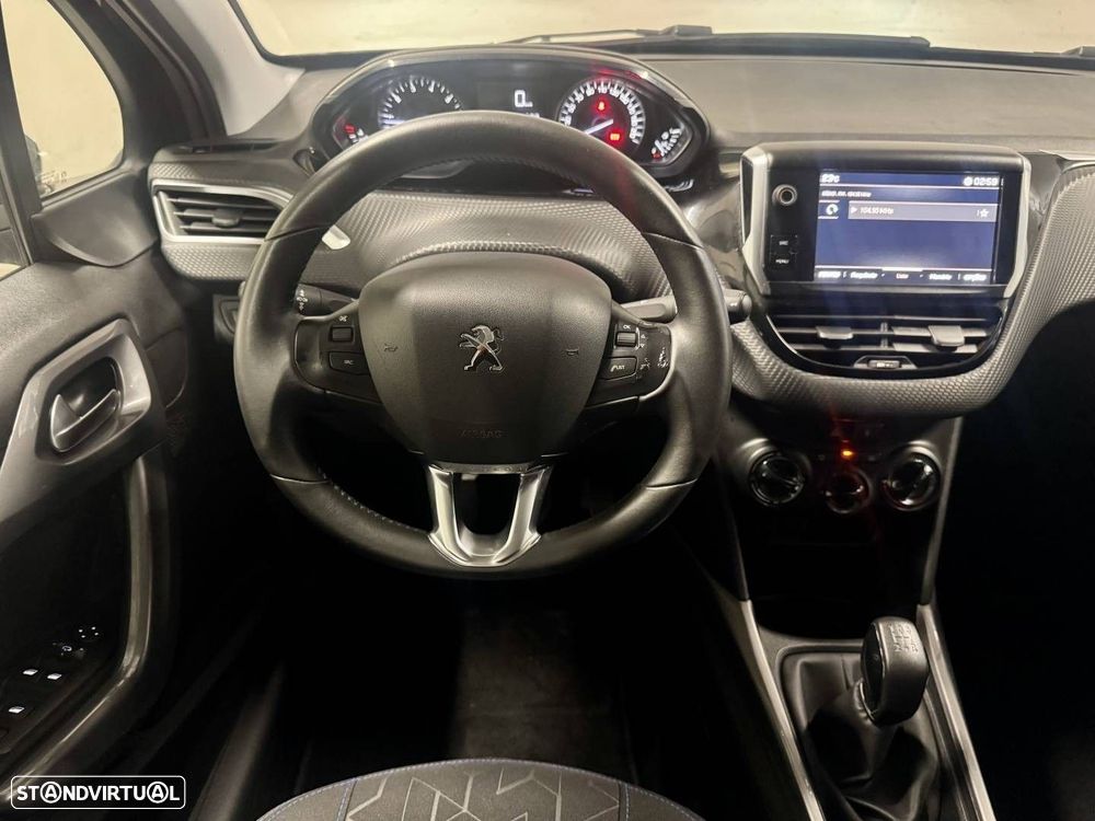 Peugeot 2008 1.2 PureTech Style - 12