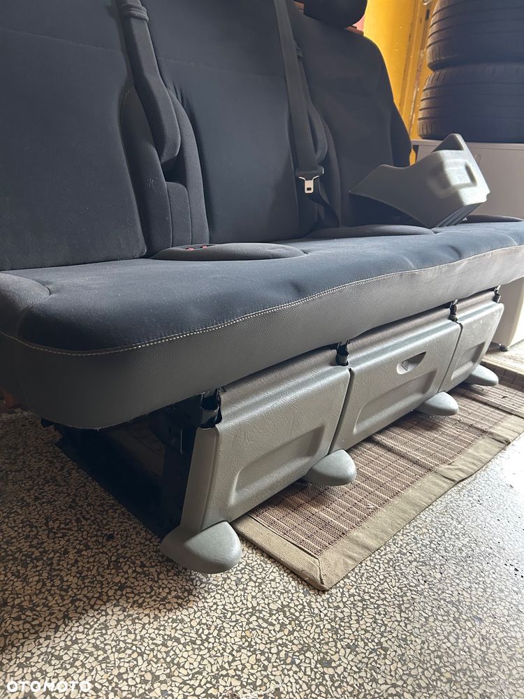 :**Kanapa tylna 3-osobowa Renault Trafic / Vivaro / Primastar – komplet, bardzo dobry stan - 2