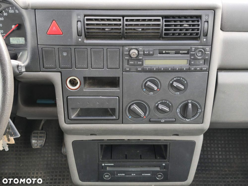 Volkswagen Transporter - 25