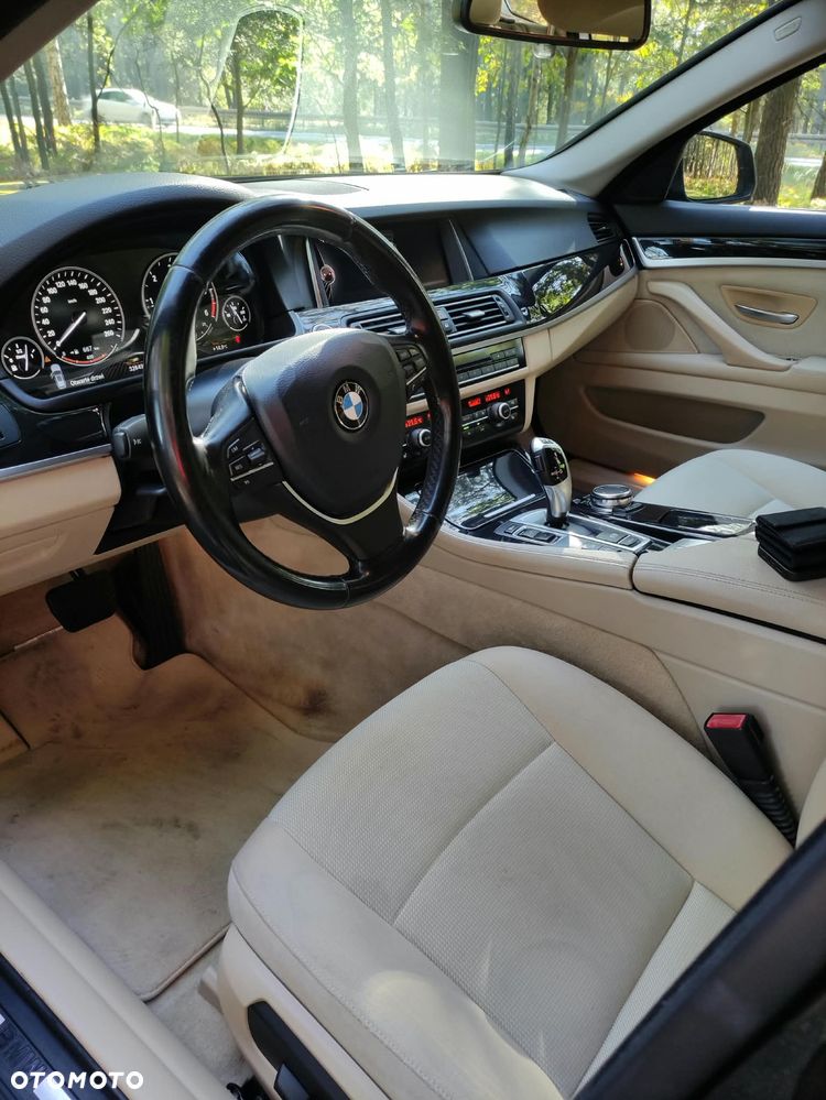 BMW Seria 5 520d xDrive - 10