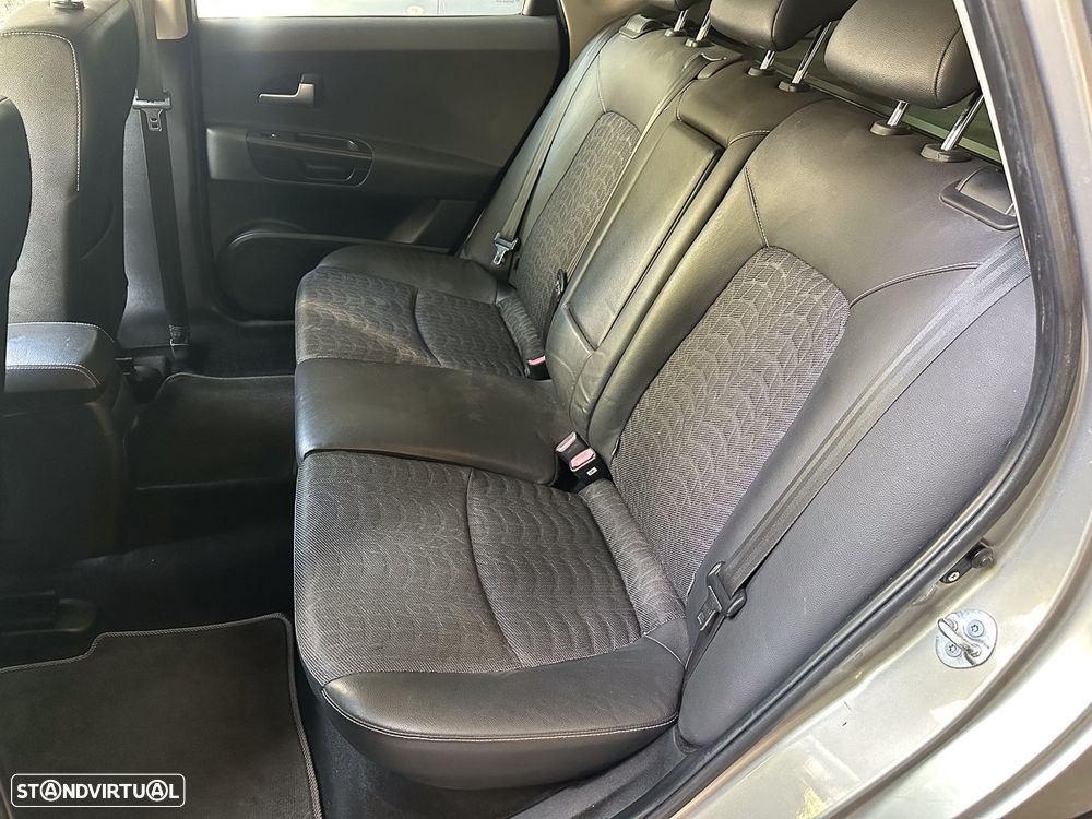 Kia Ceed SW 1.6 CRDi EX ISG - 12