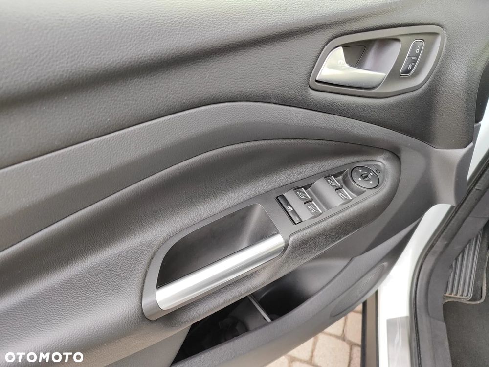 Ford Kuga 1.5 EcoBoost 4x4 Titanium - 8