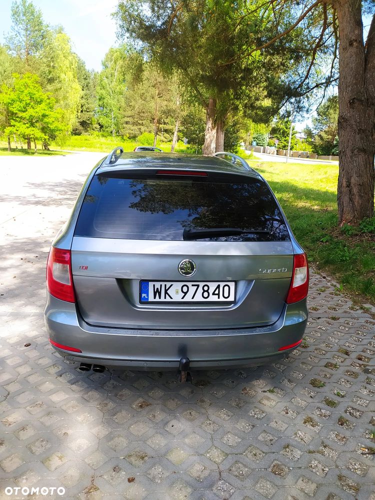 Skoda Superb 2.0 TDI DSG Comfort - 2