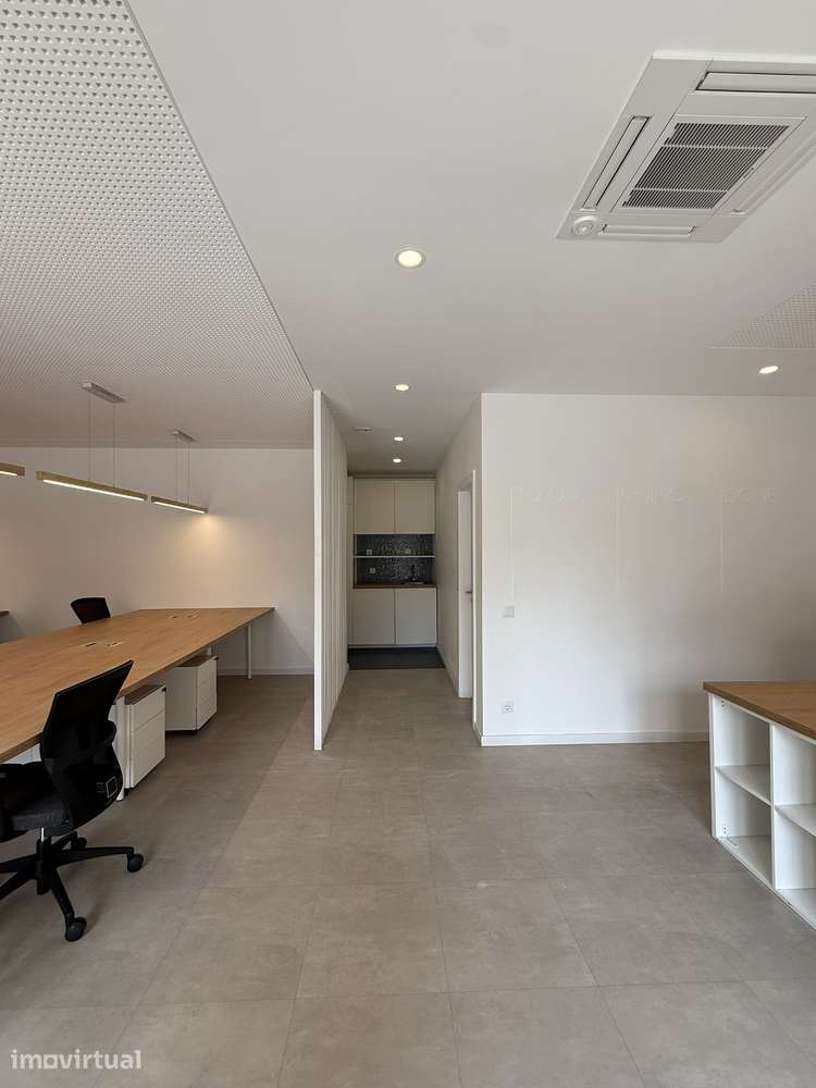 Escritório Alvalade com Terraço Privativo e 2 lugares - Grande imagem: 3/17