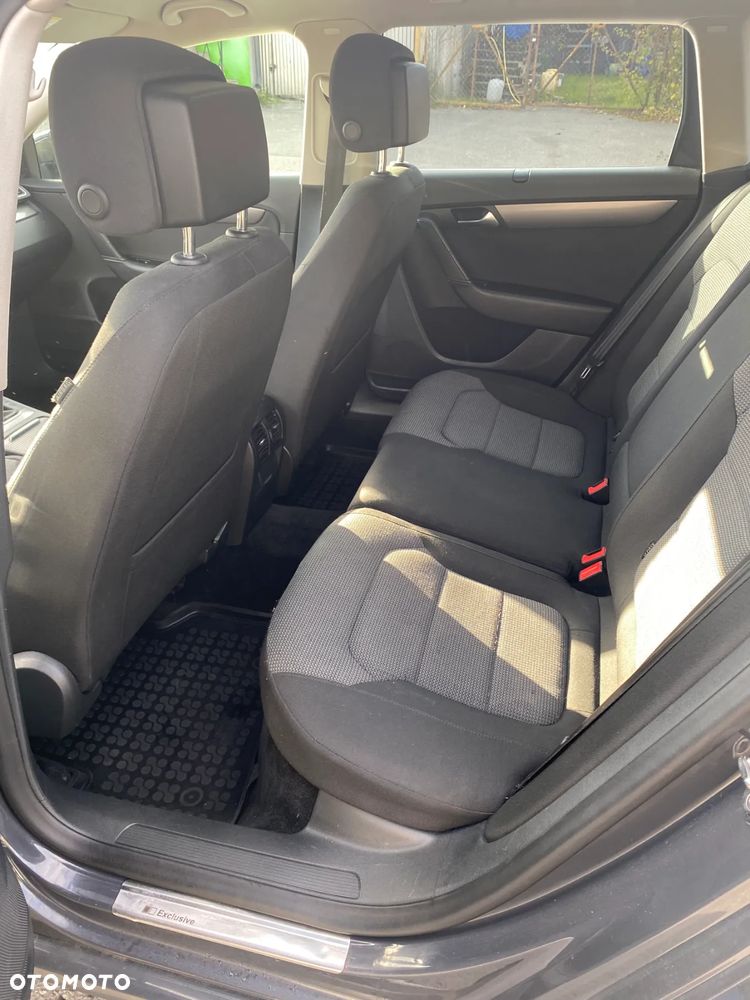 Volkswagen Passat - 12