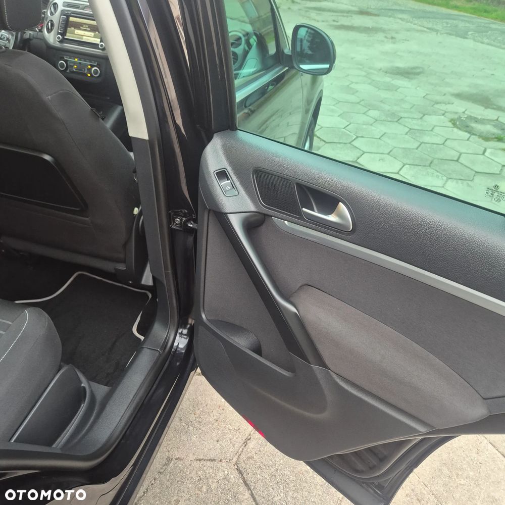 Volkswagen Tiguan 2.0 TDI DPF 4Motion BlueMotion Technology Lounge Sport & Style - 27