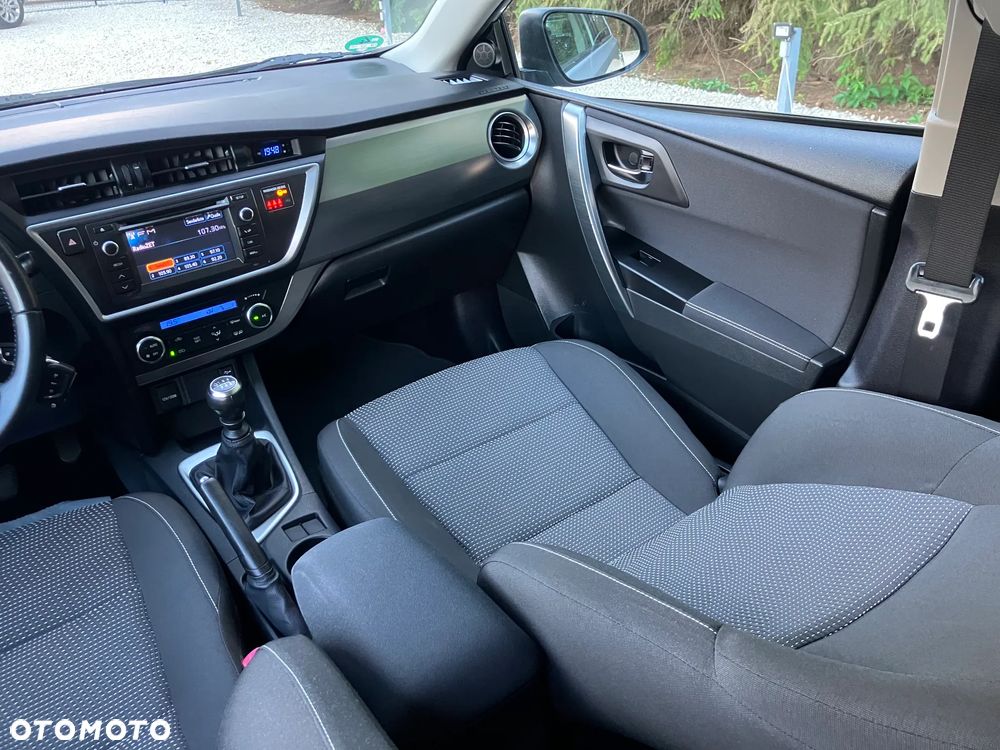 Toyota Auris 1.6 Prestige - 34