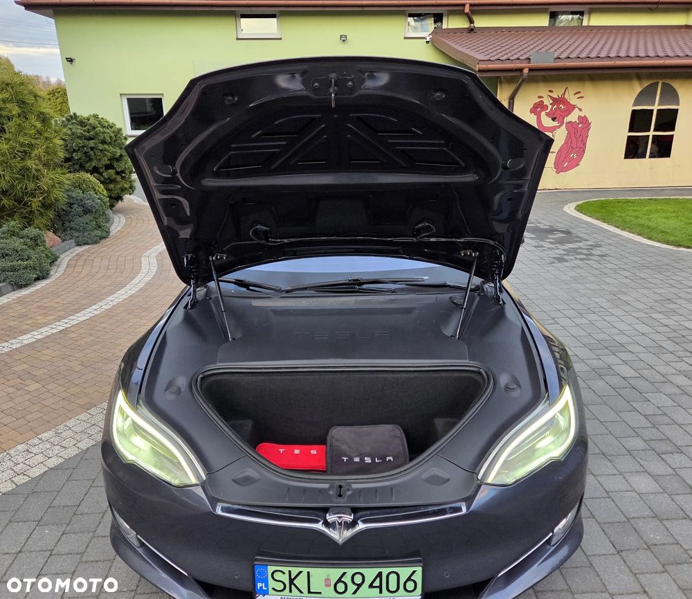 Tesla Model S - 18