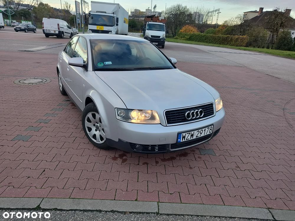 Audi A4 Limousine - 16