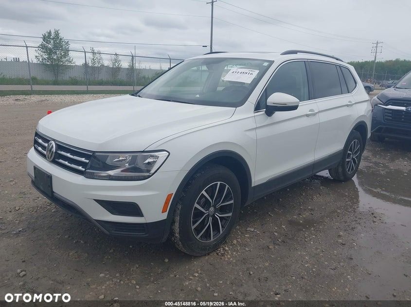 Volkswagen Tiguan - 1